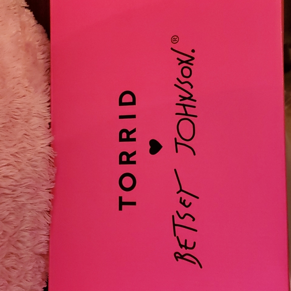 betsey johnson tennis shoes